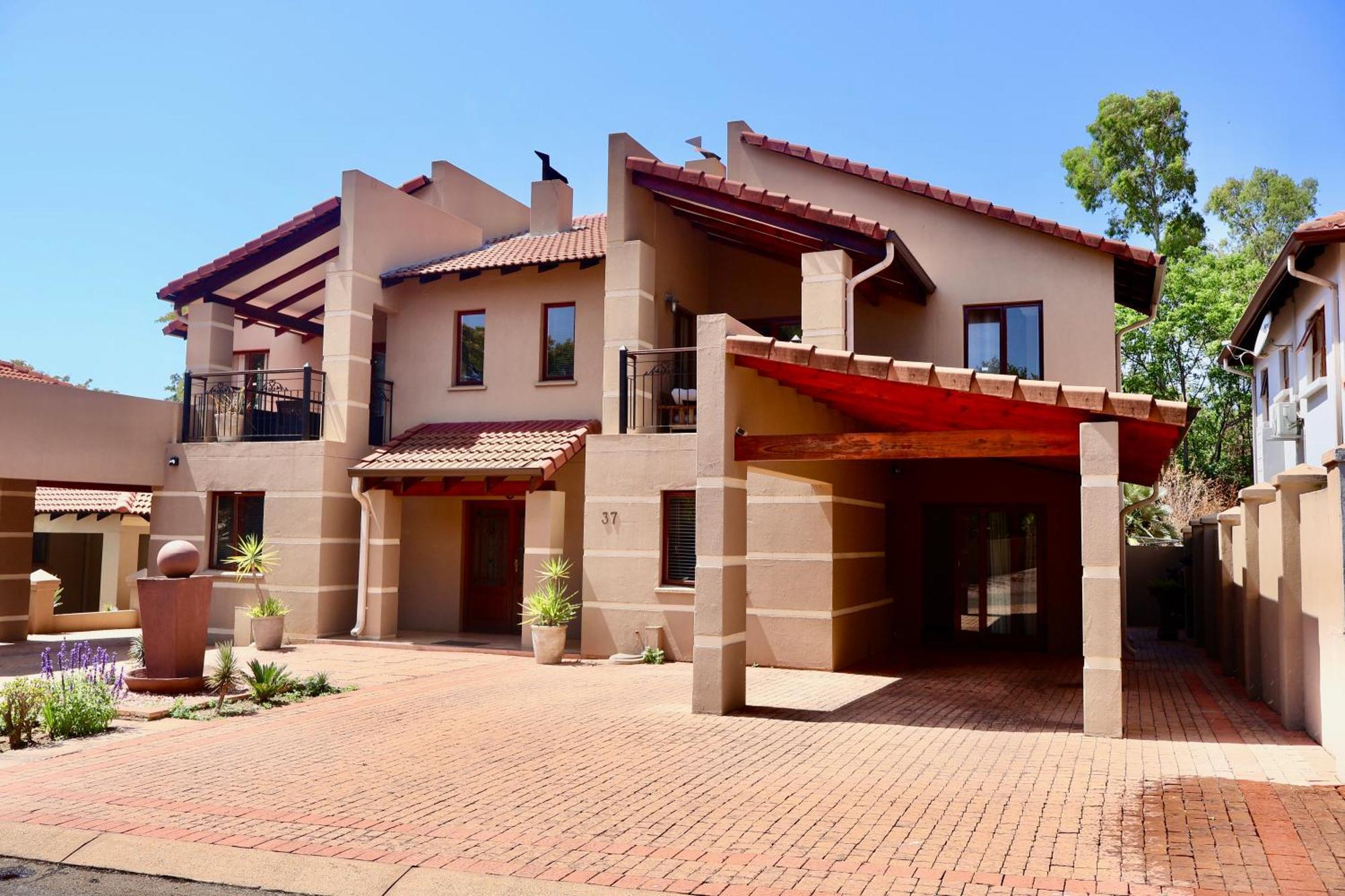 37 On Eagles Hotel Hartbeespoort Exterior photo