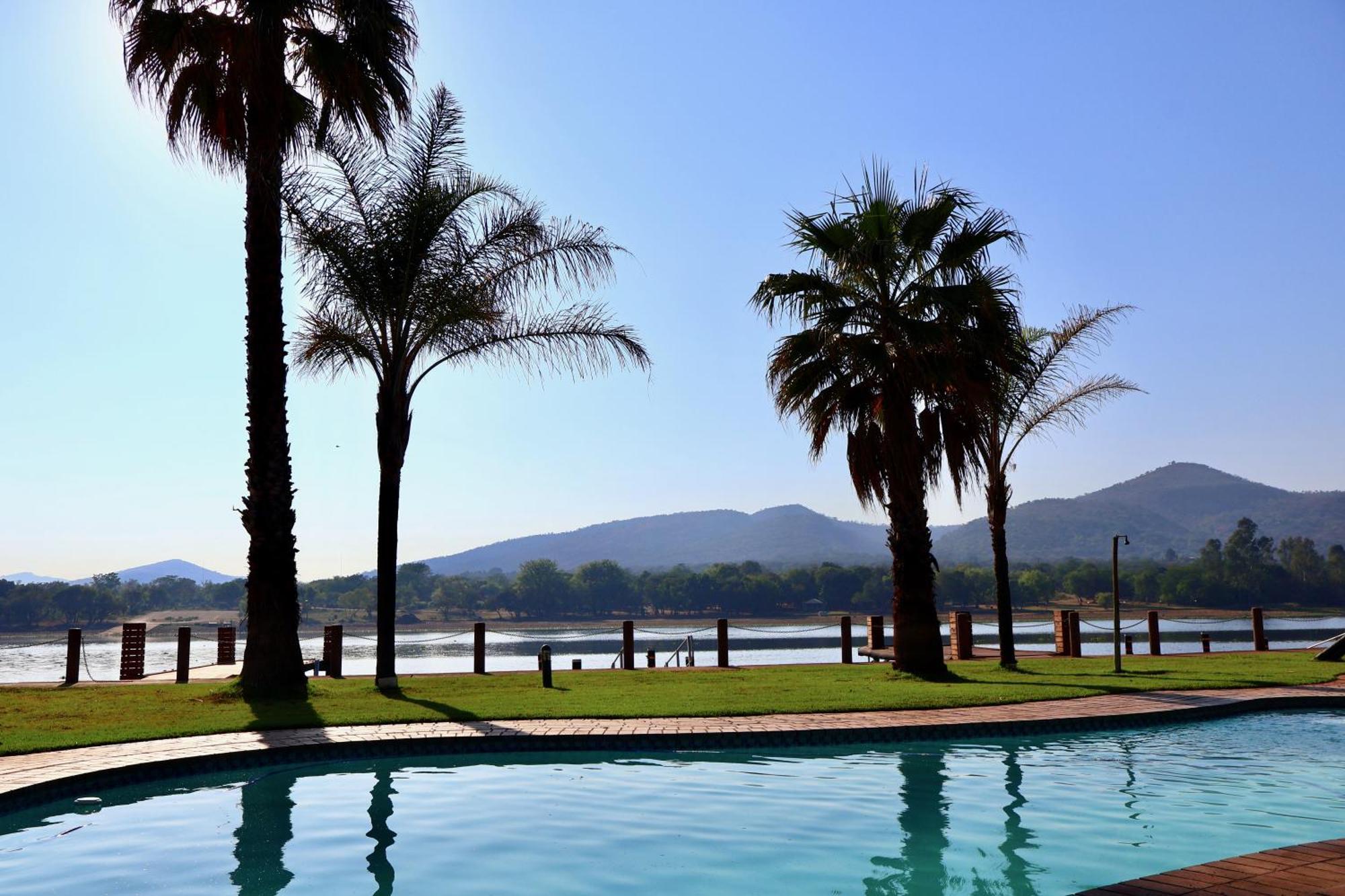 37 On Eagles Hotel Hartbeespoort Exterior photo