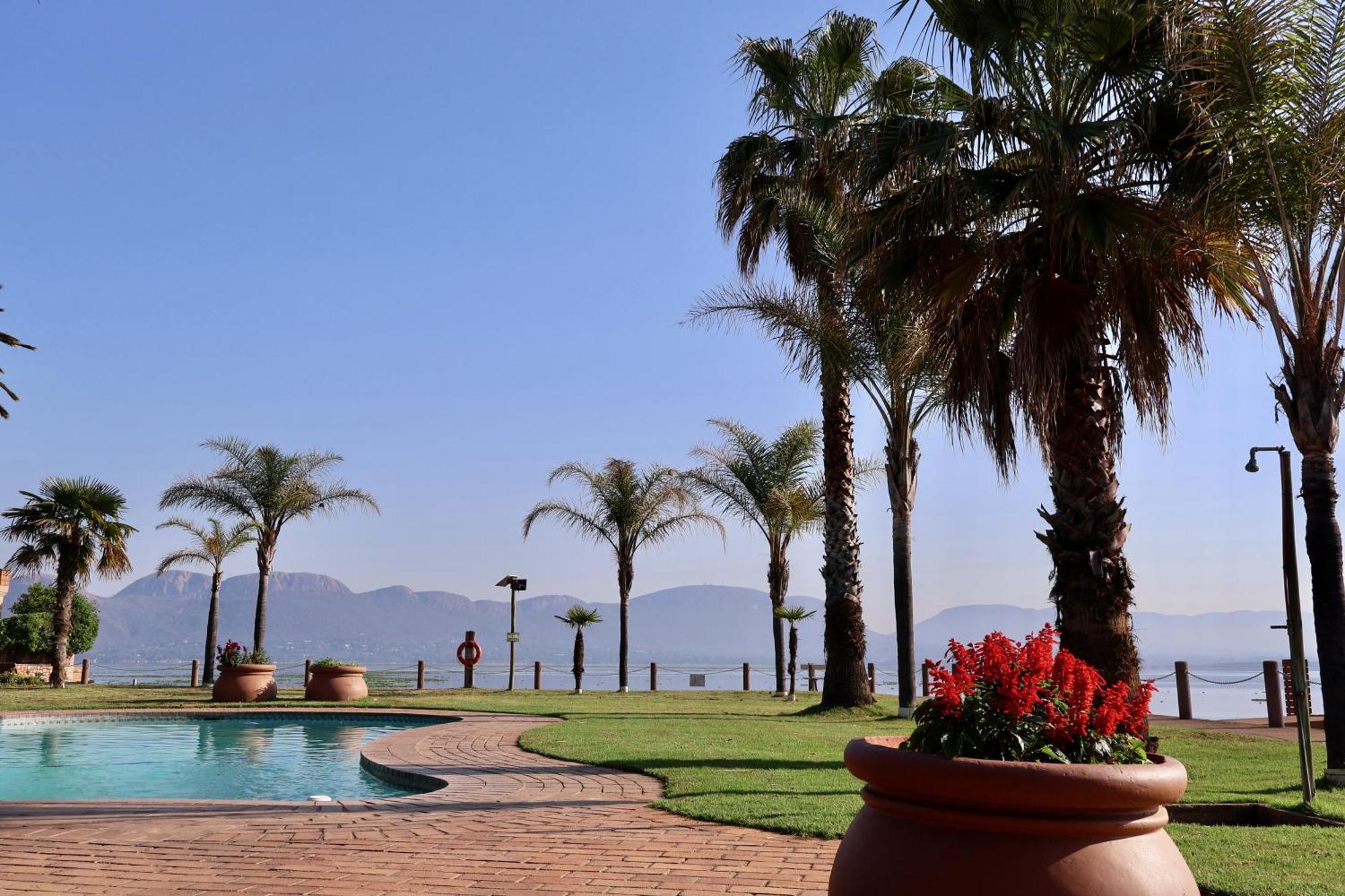 37 On Eagles Hotel Hartbeespoort Exterior photo